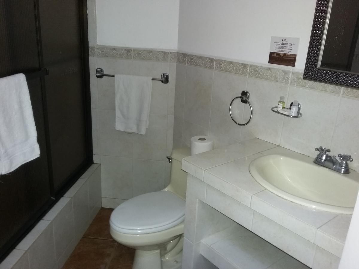 Hotel Casa San Bartolome à San Bartolome Milpas Altas Extérieur photo