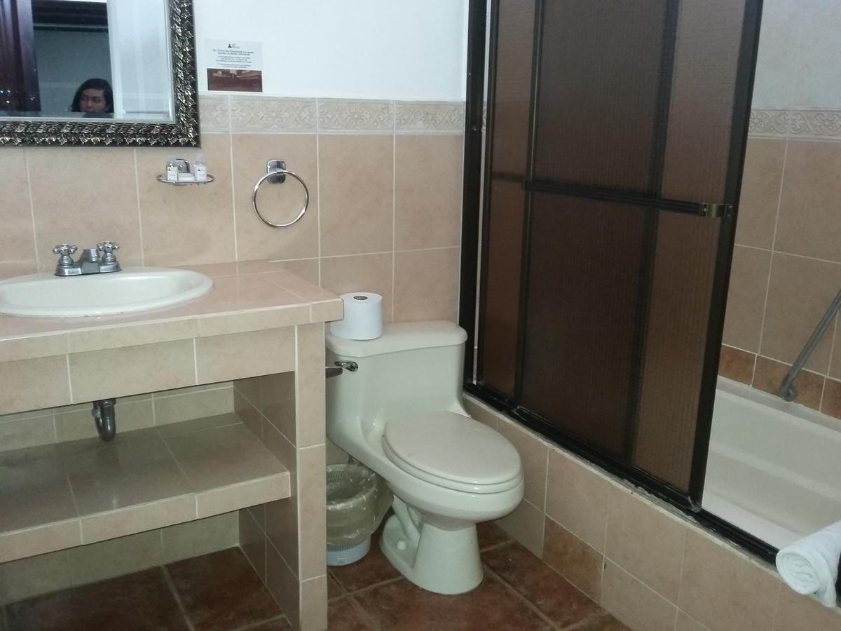 Hotel Casa San Bartolome à San Bartolome Milpas Altas Extérieur photo