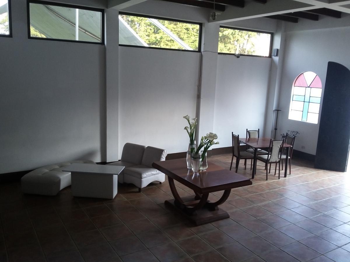 Hotel Casa San Bartolome à San Bartolome Milpas Altas Extérieur photo